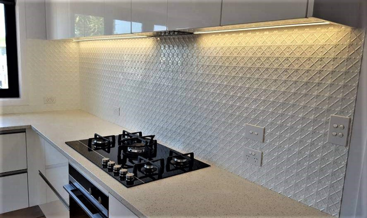 apm_geometric_white_stamp_1