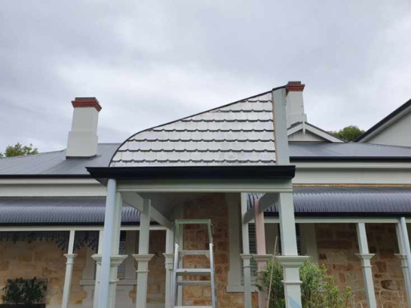apm shingle verandah gable 2