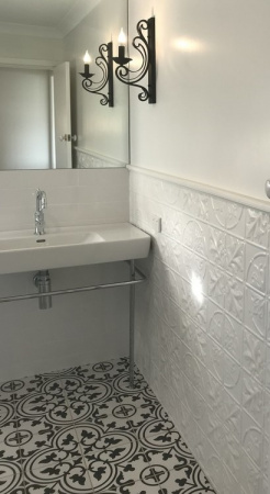 apm sydney pressed metal acacanthus bath1 2